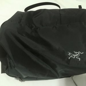 Arcteryx Dual-compartment travel organizer